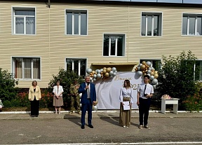 24 мая в Астраханской лингвистической гимназии состоялась торжественная линейка по случаю Последнего звонка 24 мая в Астраханской лингвистической гимназии состоялась торжественная линейка по случаю Последнего звонка
